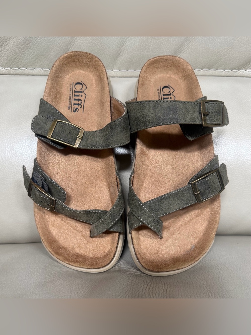 Cliffs by WHITE MOUNTAIN  sandals size 6